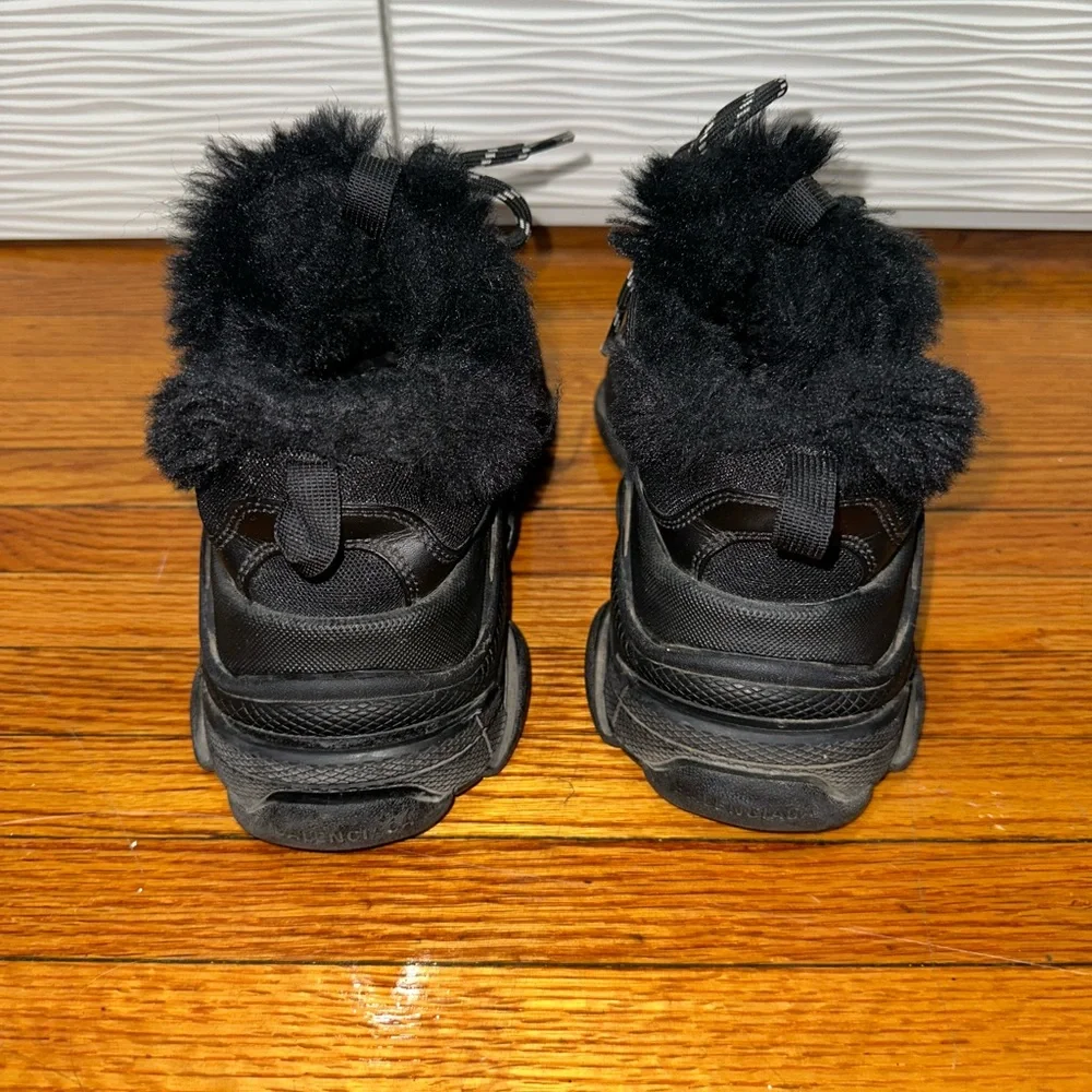 100% Authentic Balenciaga triple s sneakers - Picture 5 of 6